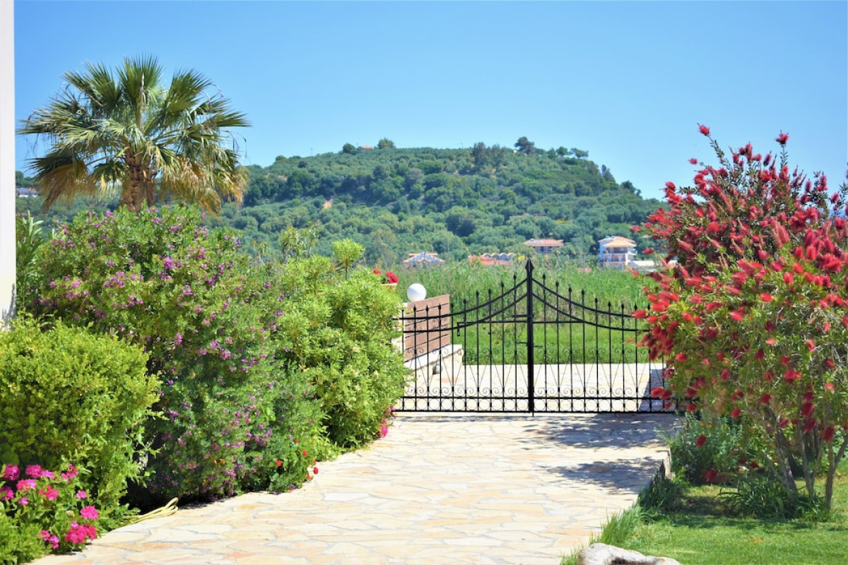 VILLA DIONYSIOS