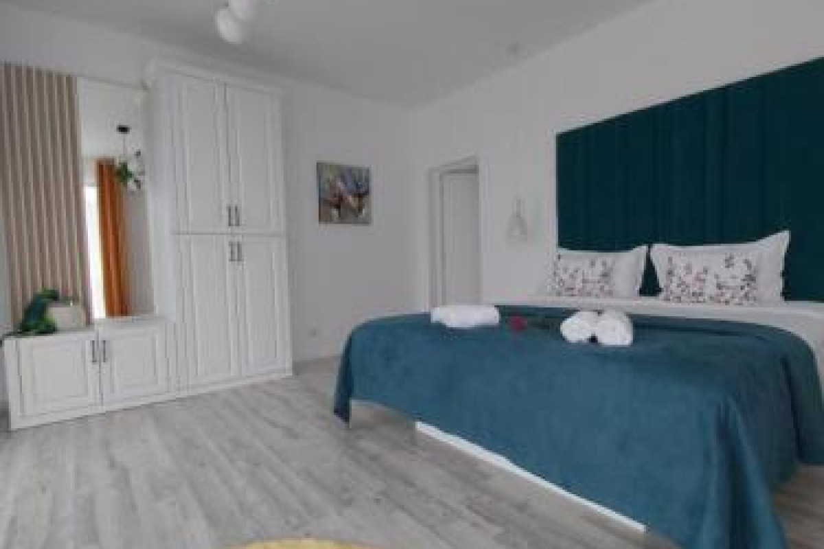 ACCENT HOUSE