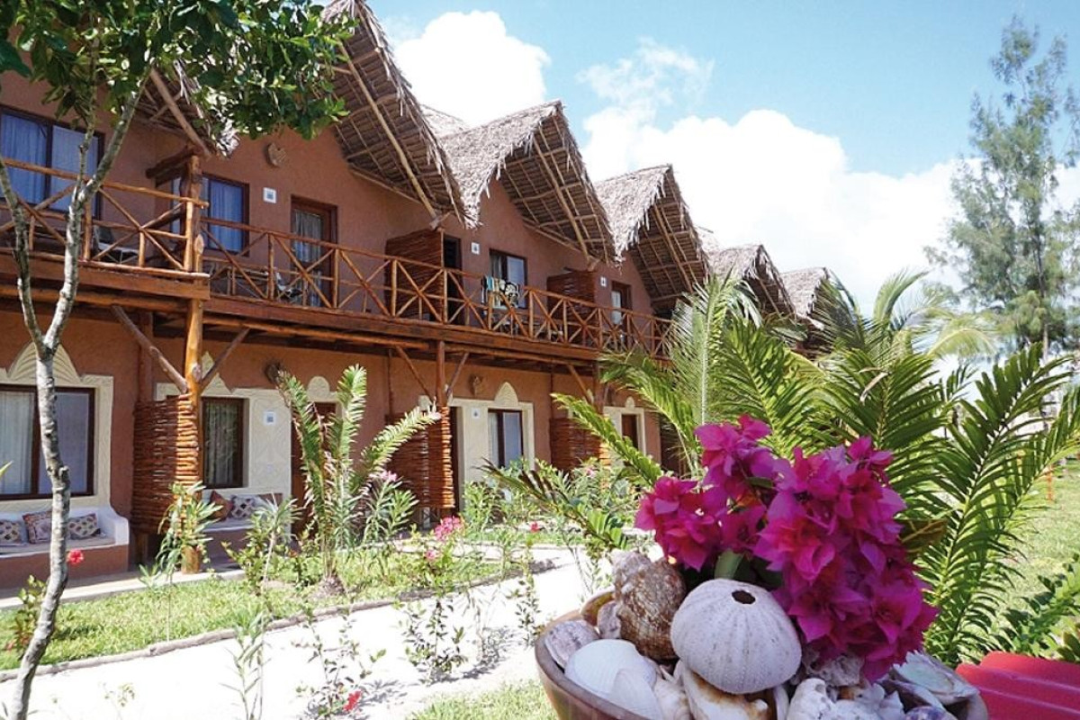 SAMAKI LODGE