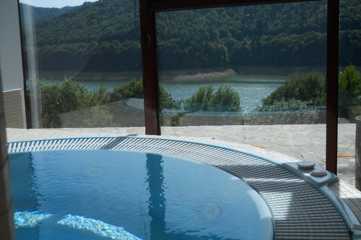 HOTEL VALEA CU PESTI