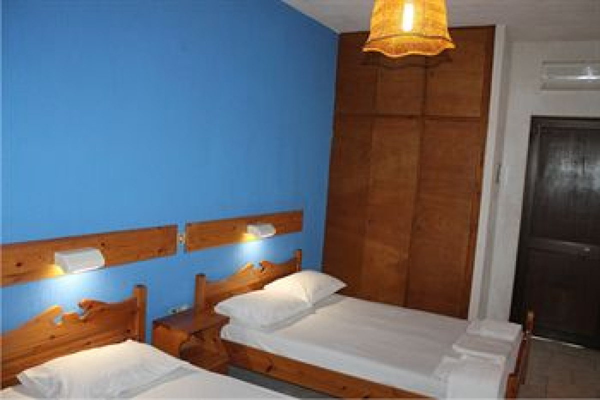 LE MIRAGE HOTEL