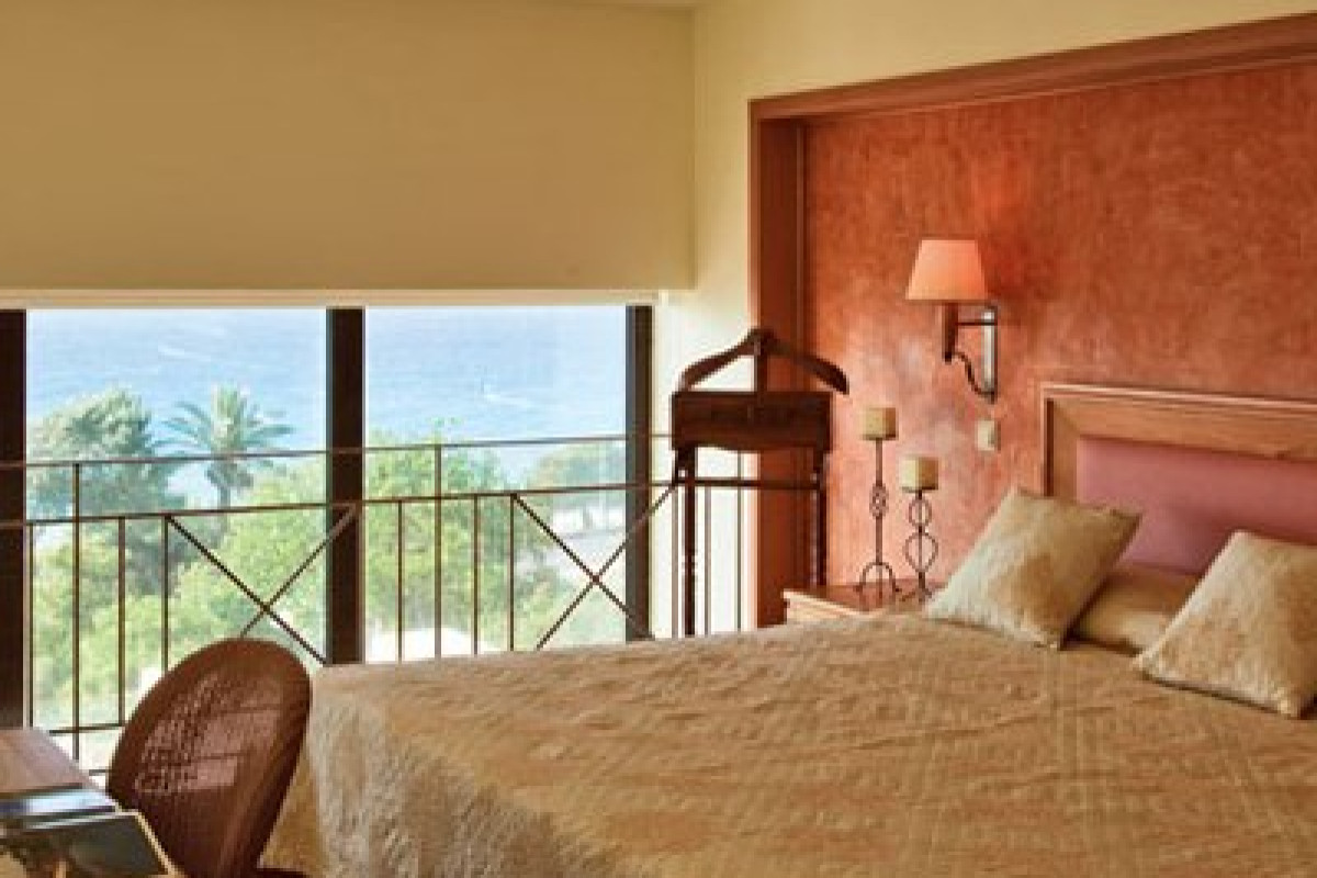 AMATHUS BEACH