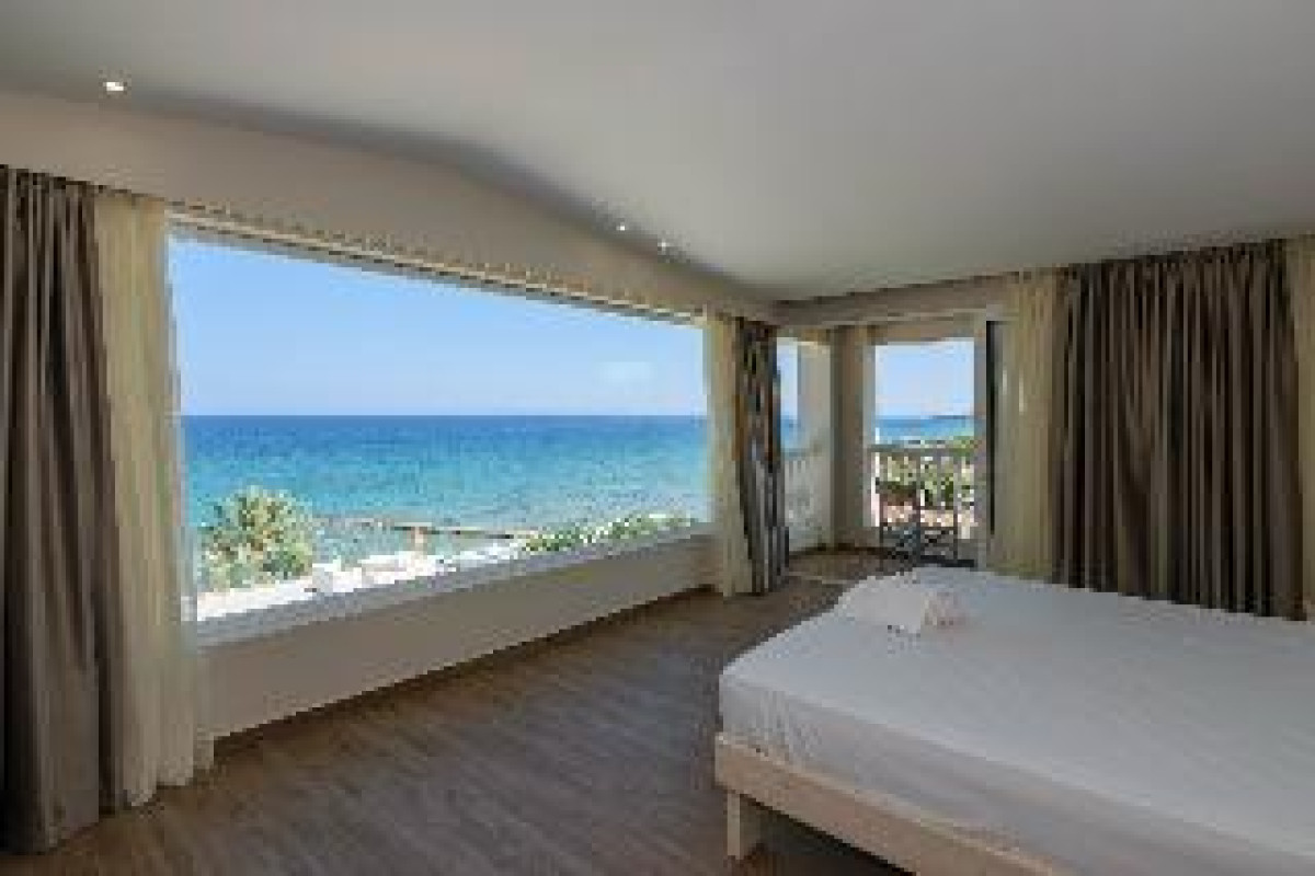 HOTEL BELUSSI BEACH