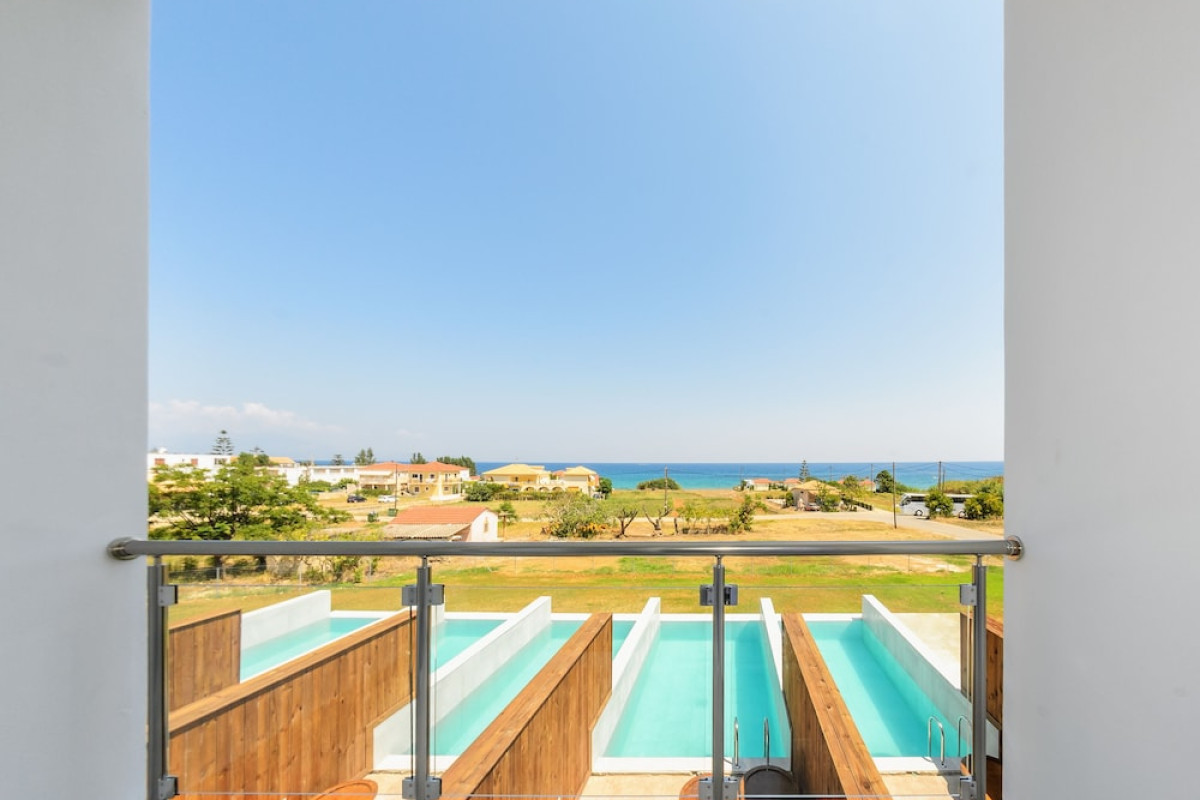 BELUSSI EXCLUSIVE SUITES ADULTS ONLY