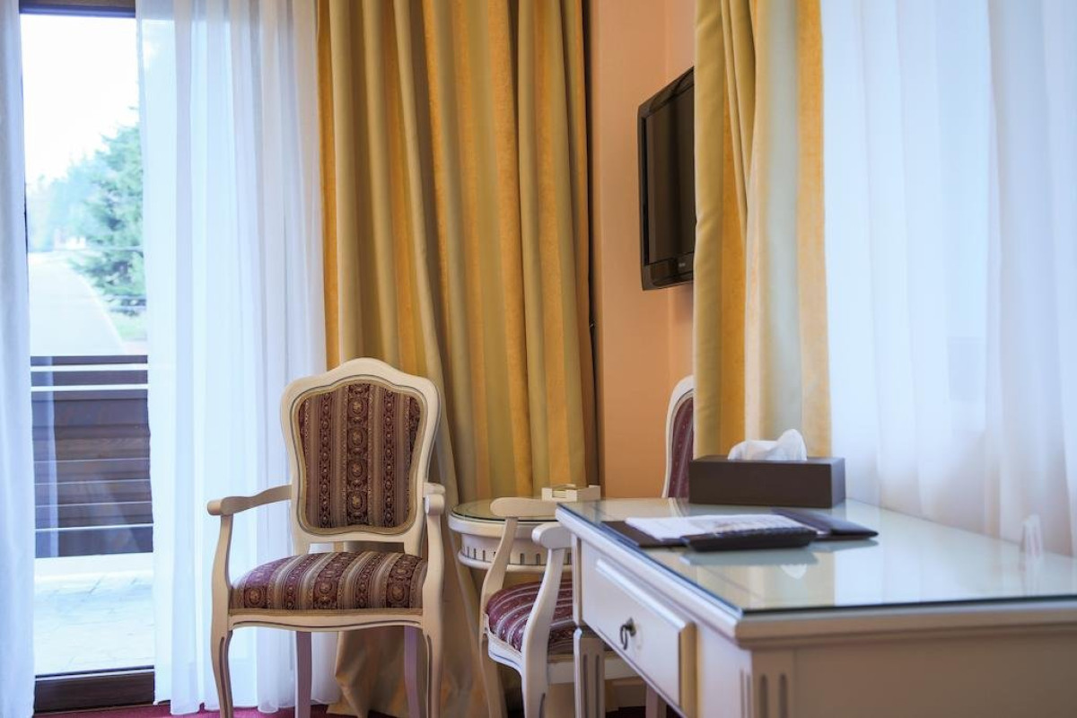 HOTEL FOISORUL CU FLORI