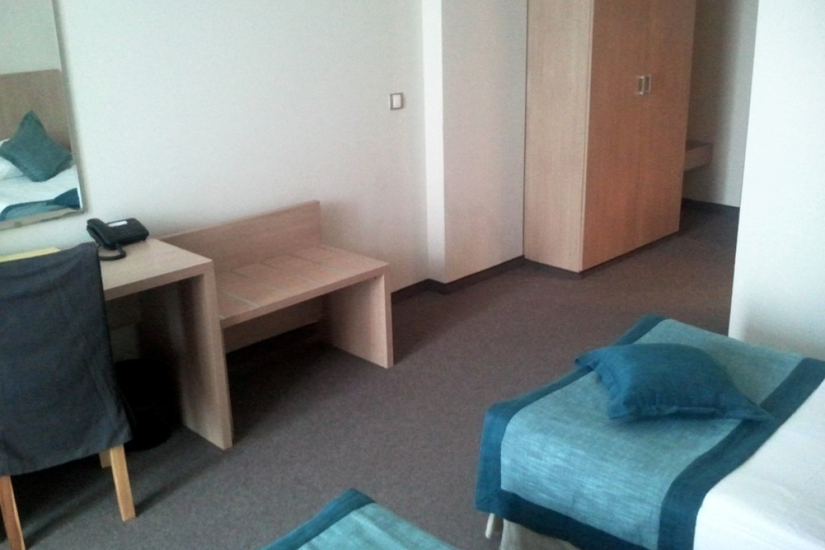 Azalia (St.Constantin:E) 4*