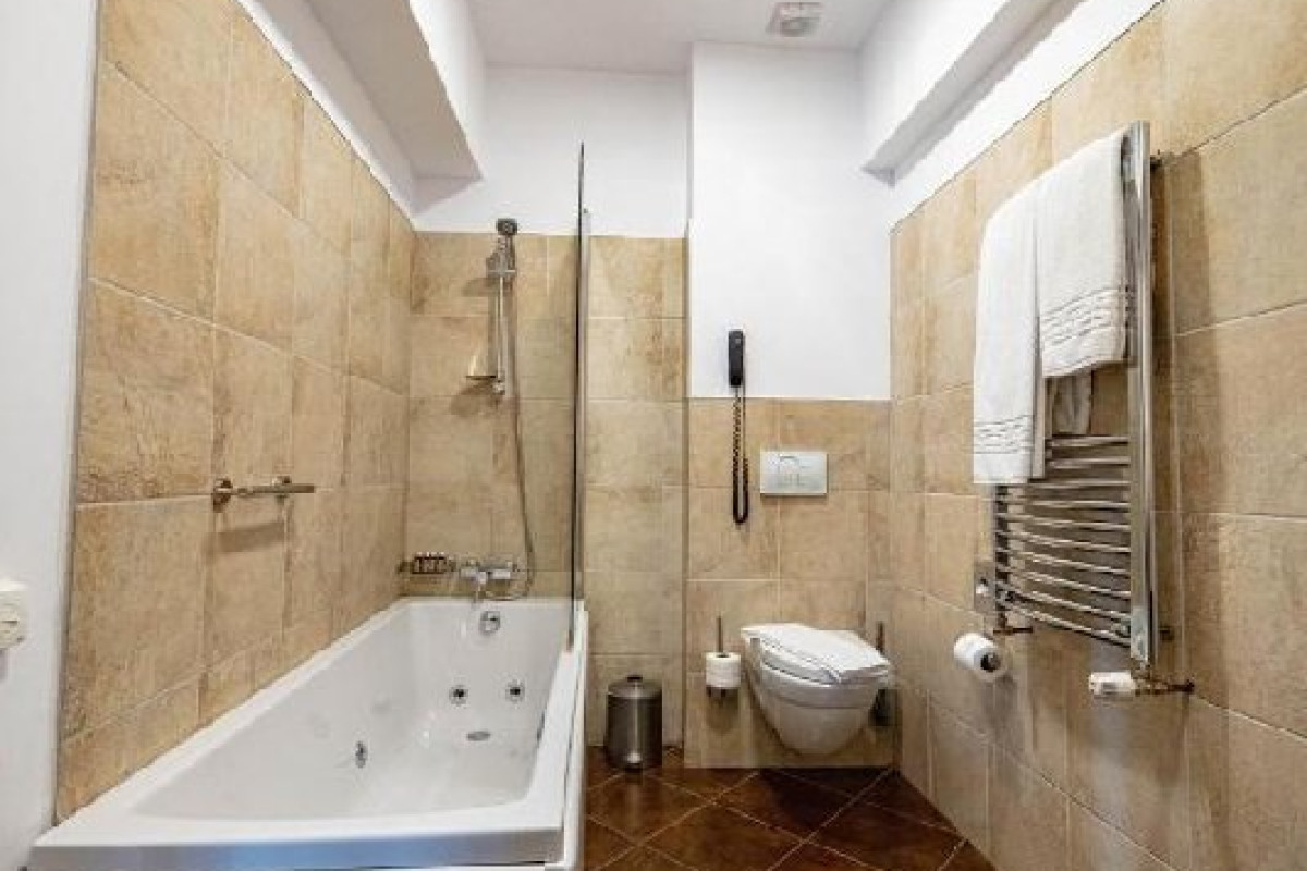 HOTEL PESTERA. - Moroeni - Parcul Natural Bucegi - Cota 1610