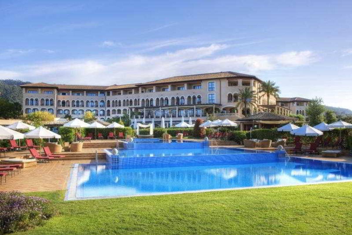 The St. Regis Mardavall Mallorca Resort