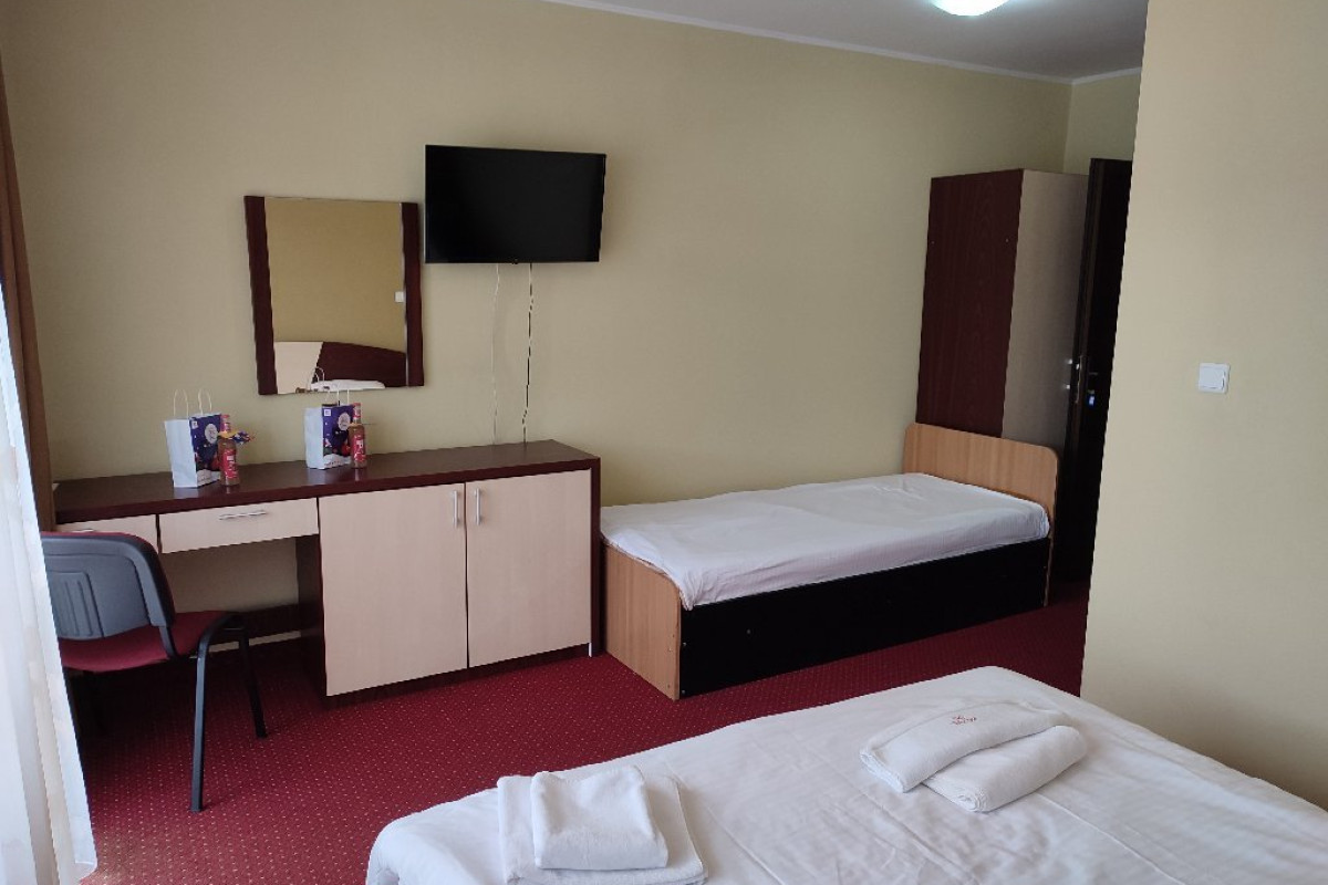 HOTEL IRI.