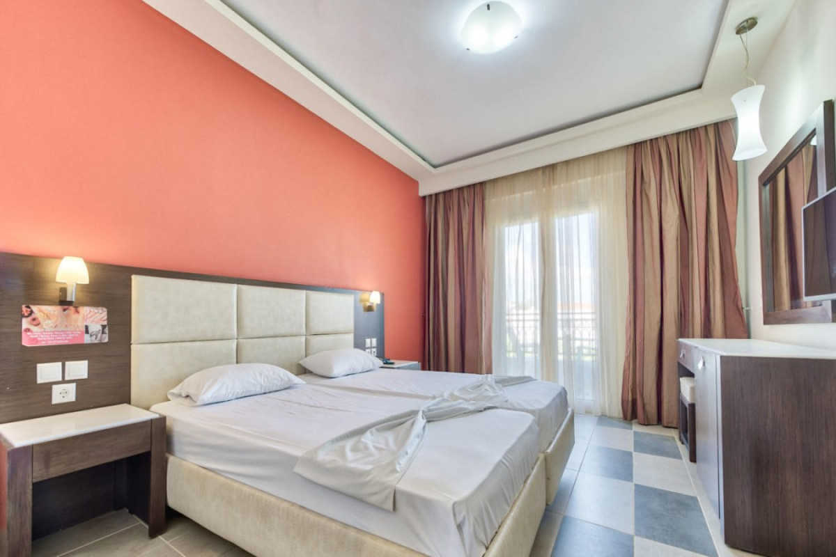 MAJESTIC HOTEL amp; SPA
