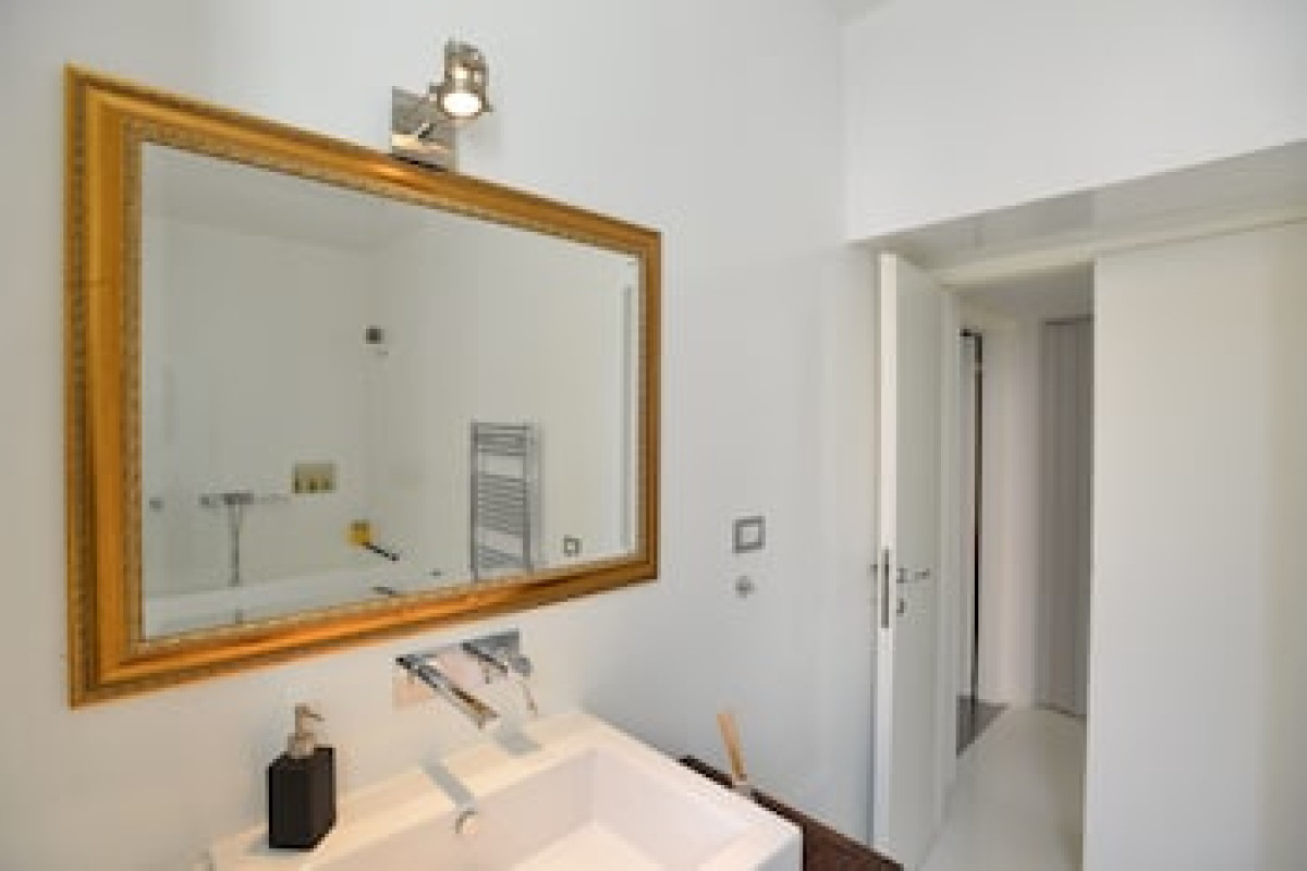 IZZHOME DESIGN APARTMENT