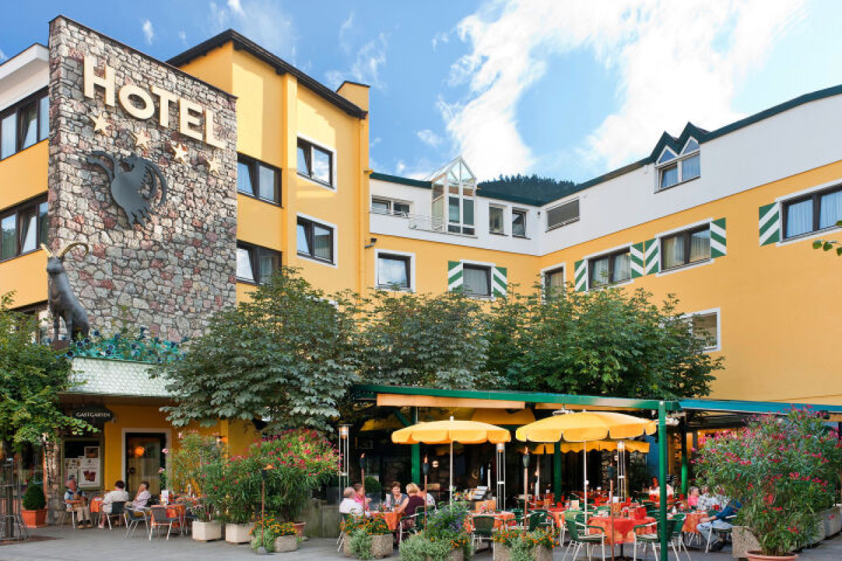 HOTEL SCHROFENSTEIN