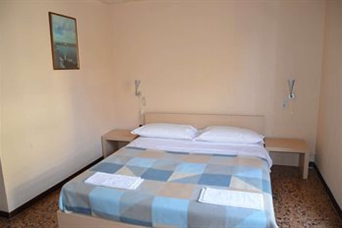 COLOMBO HOTEL AND HOSTEL