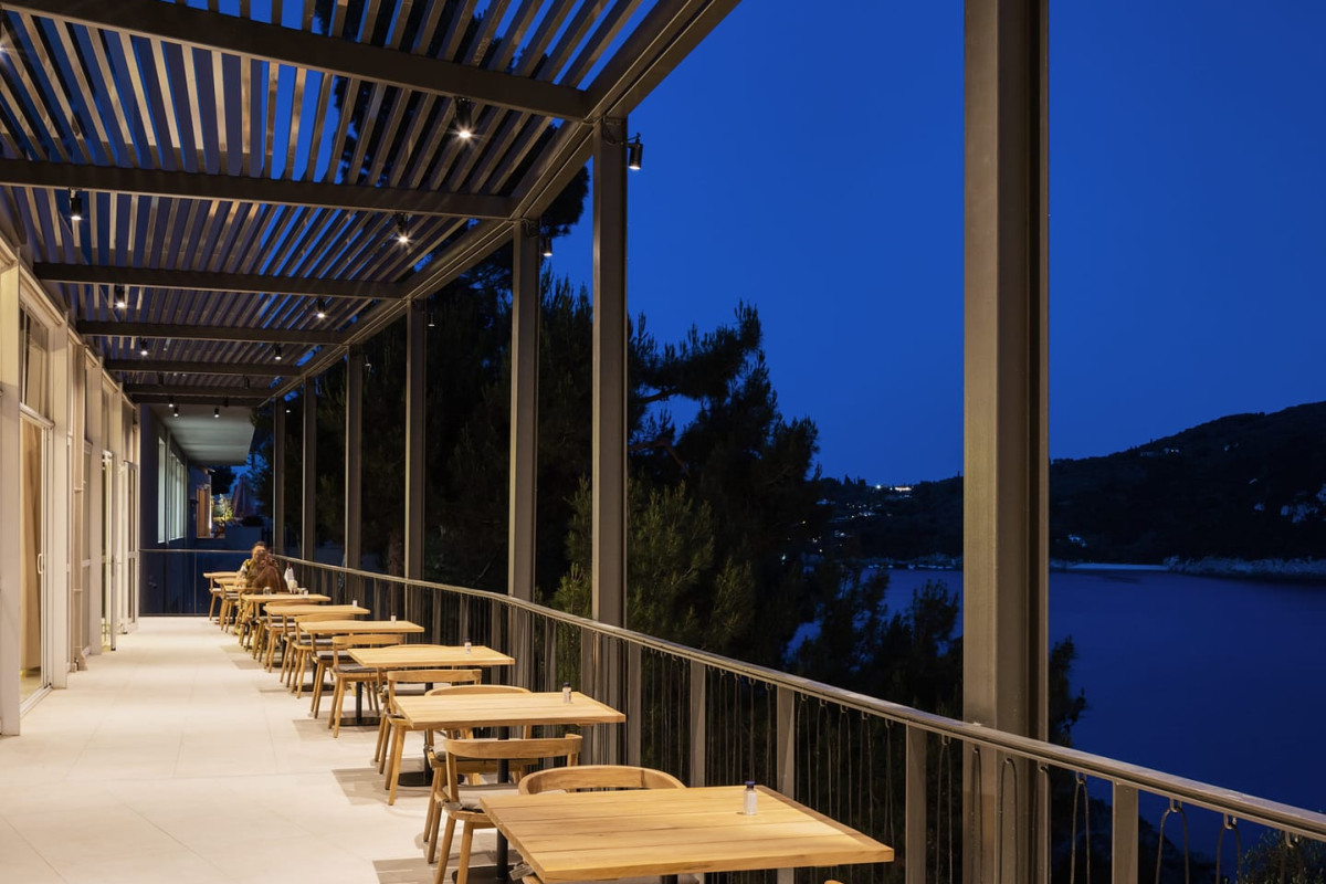 Akrotiri Beach Hotel