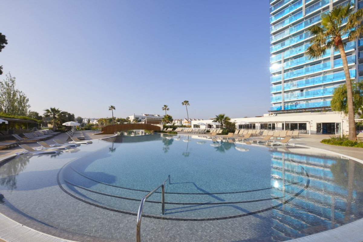 BG Tonga and Suites Tower Design Hotel