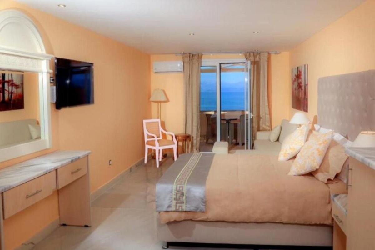 Cavomarina Beach Hotel