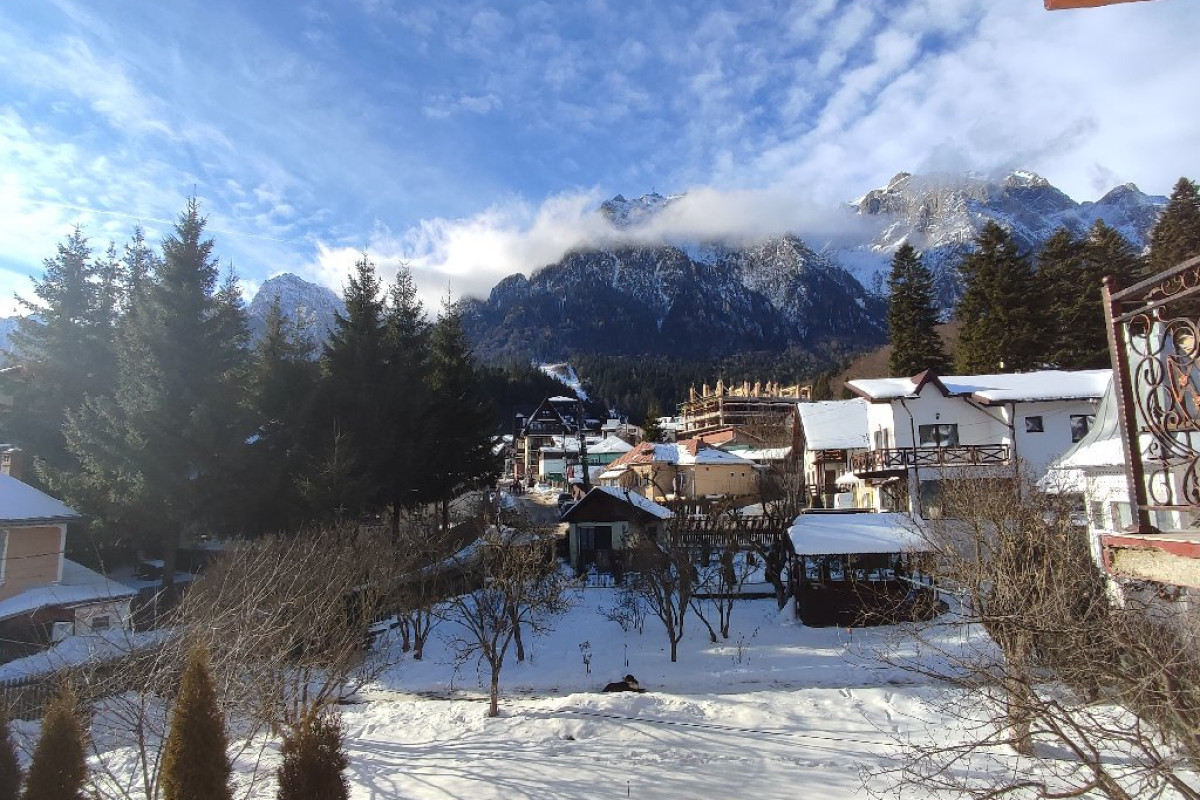 HOTEL IRI.