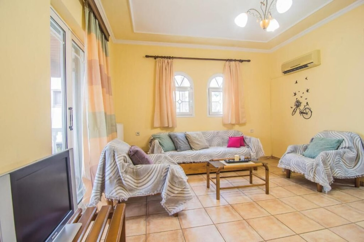 TONIA APARTMENTS