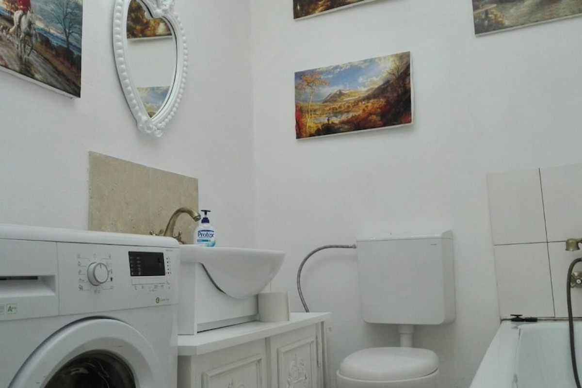 LILIS HOUSE