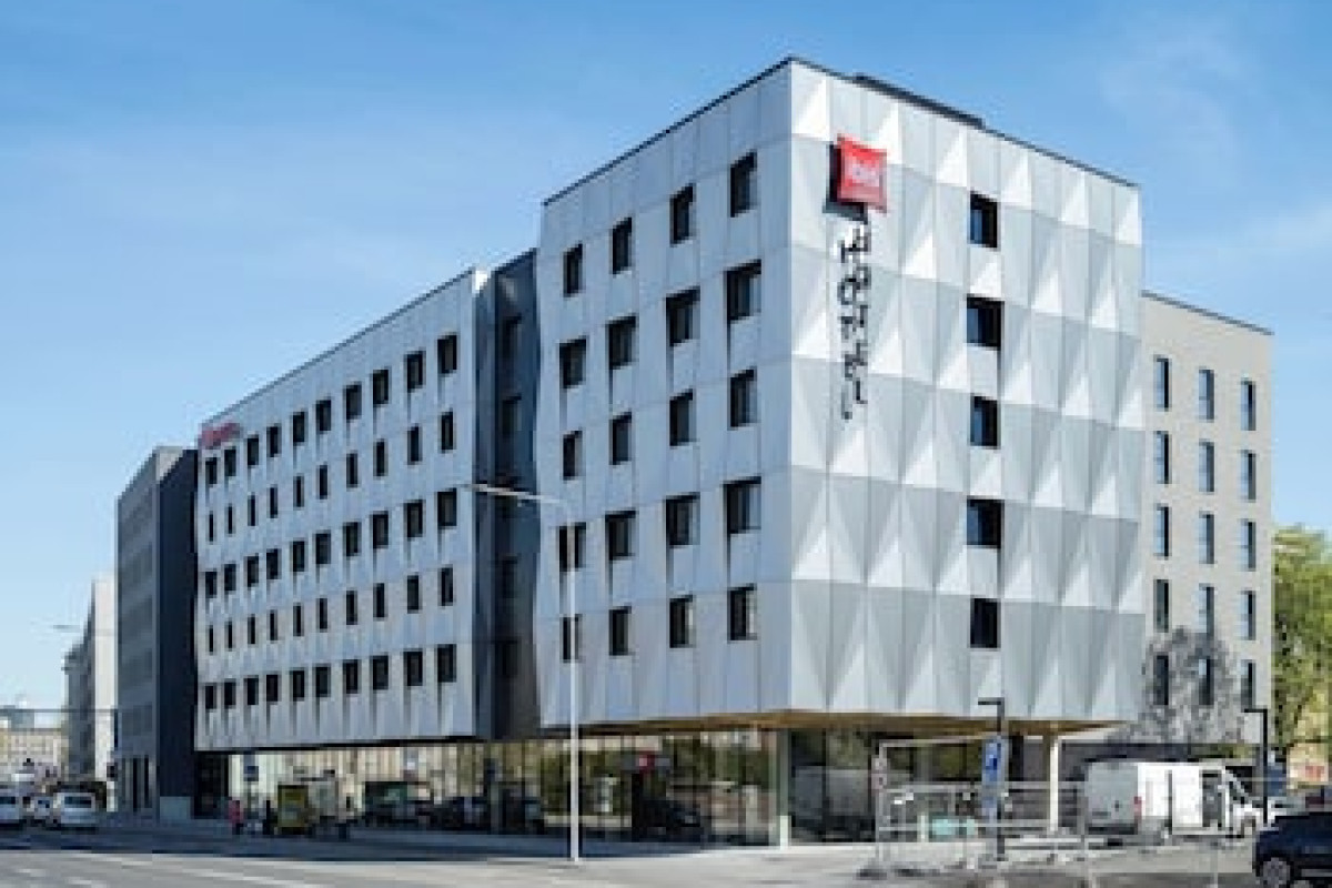 IBIS TALLINN CENTER HOTEL