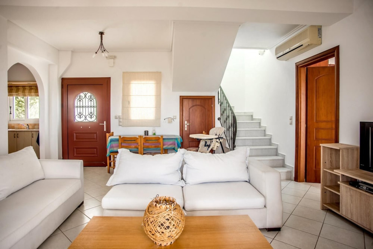 VILLA EUROPE THIA IN IONIAN ISLANDS
