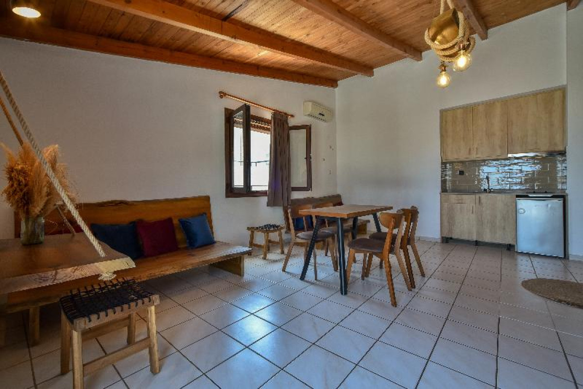 Iraklis Apartments