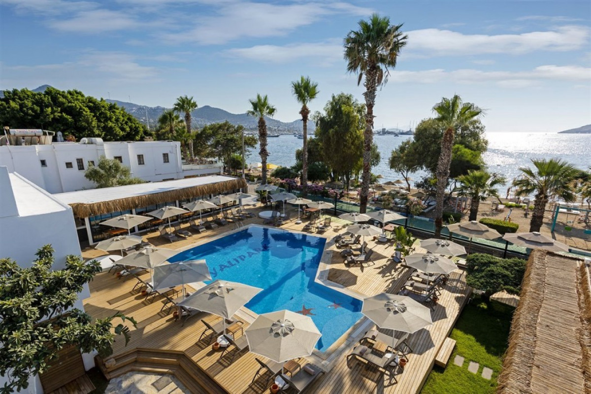 YALIPARK BEACH HOTEL