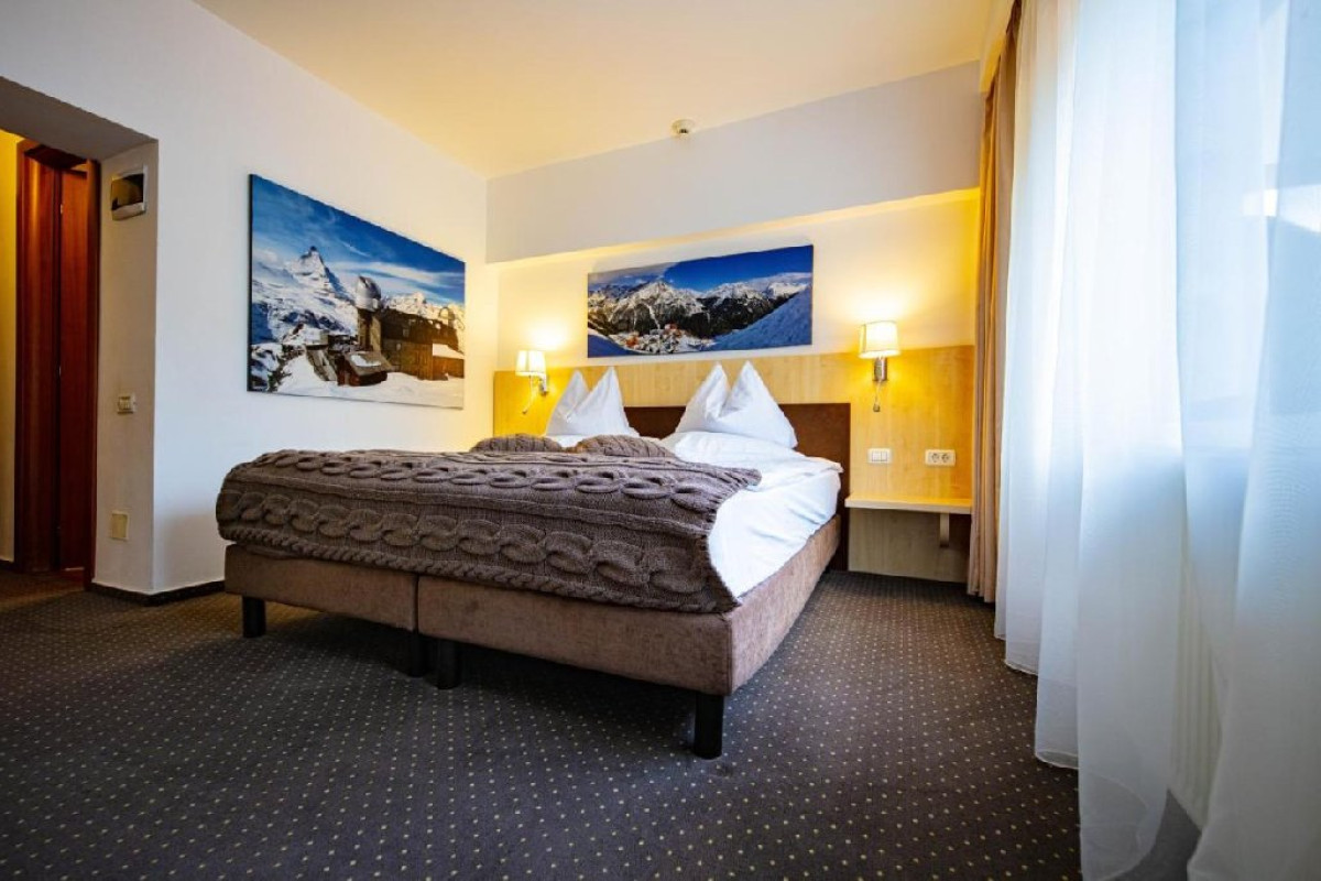 HOTEL PESTERA. - Moroeni - Parcul Natural Bucegi - Cota 1610