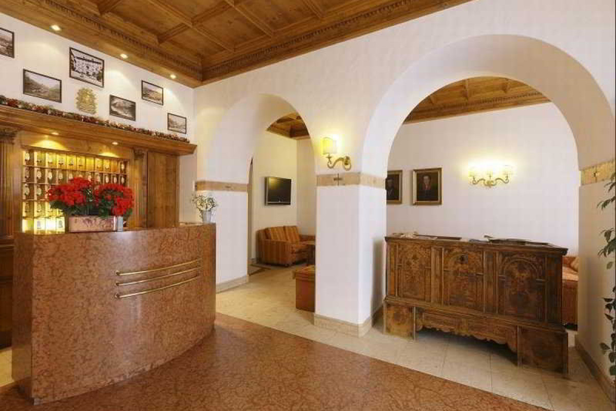 MEUBLE ROYAL