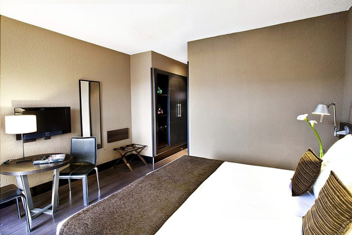MEDIUM VALENCIA HOTEL