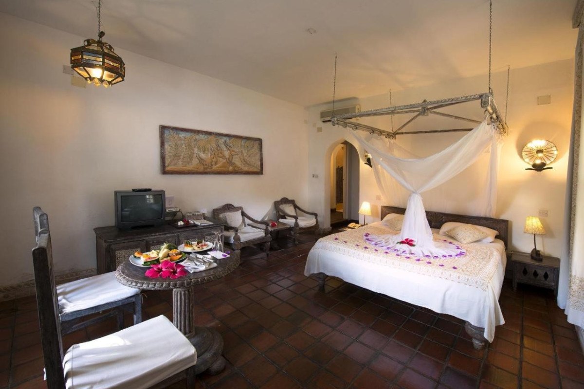 Sandies Tropical Village and Safari Tsavo Explorer RO