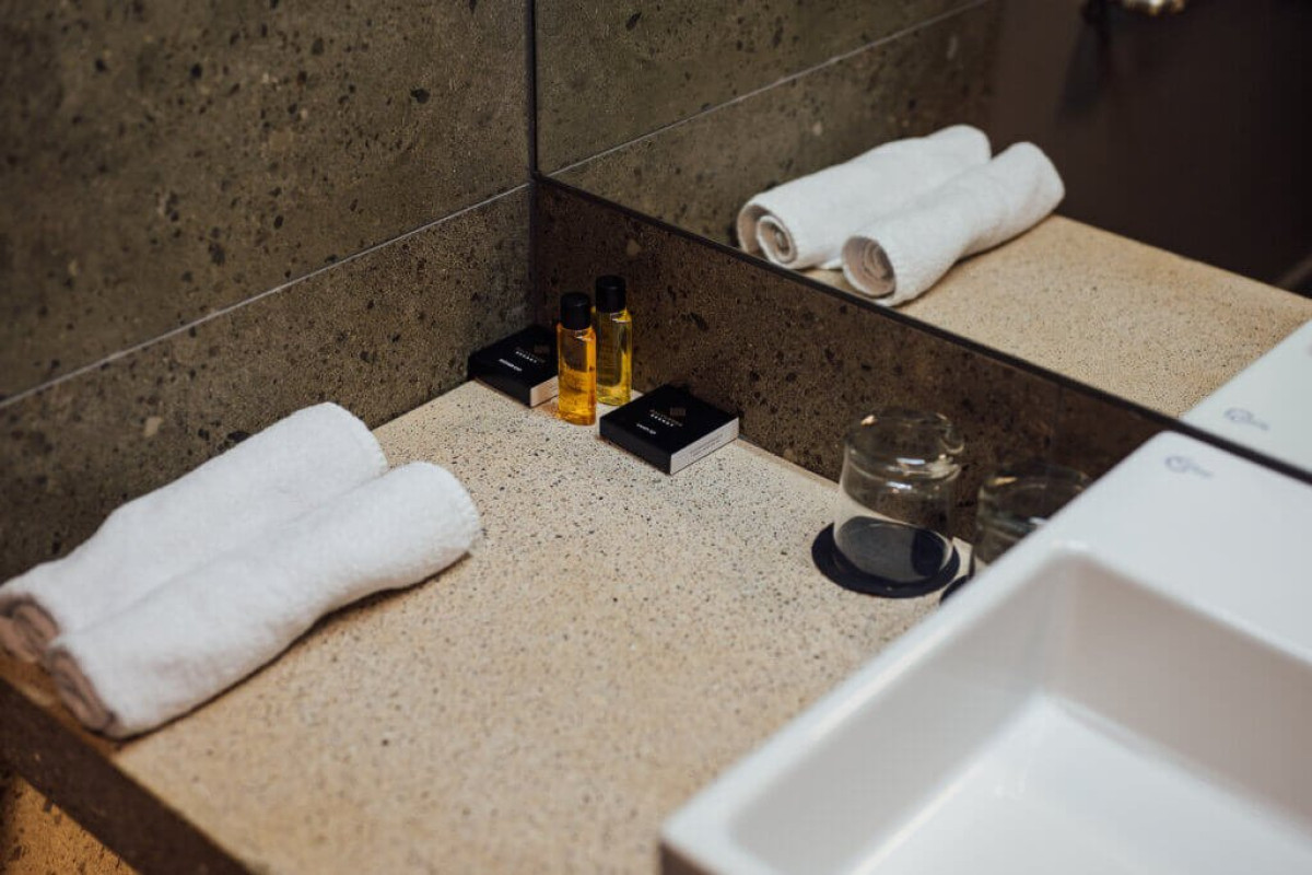 PEAKTURE HOTEL