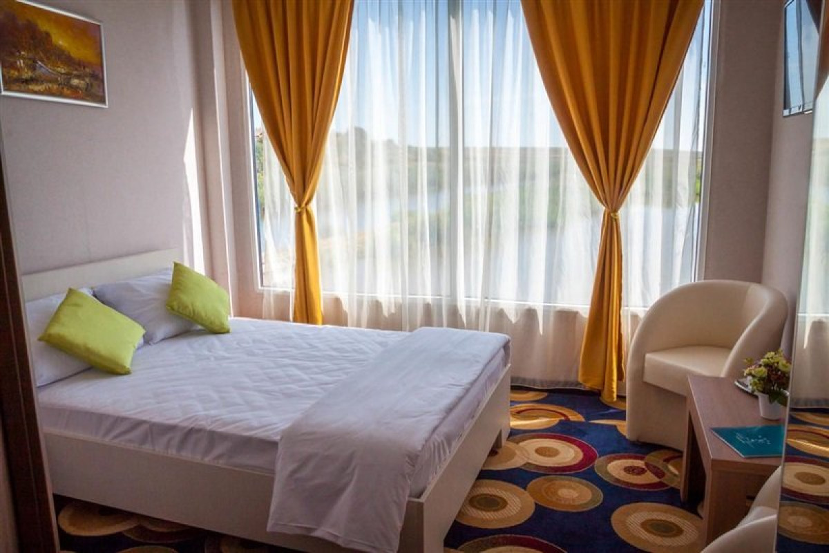 Bella Marina Hotel Plutitor..