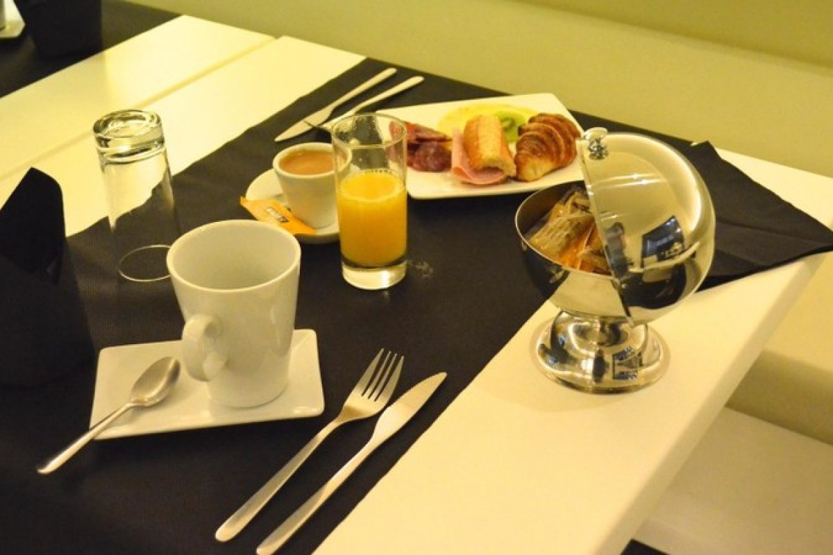 Atenea Rekord Suites