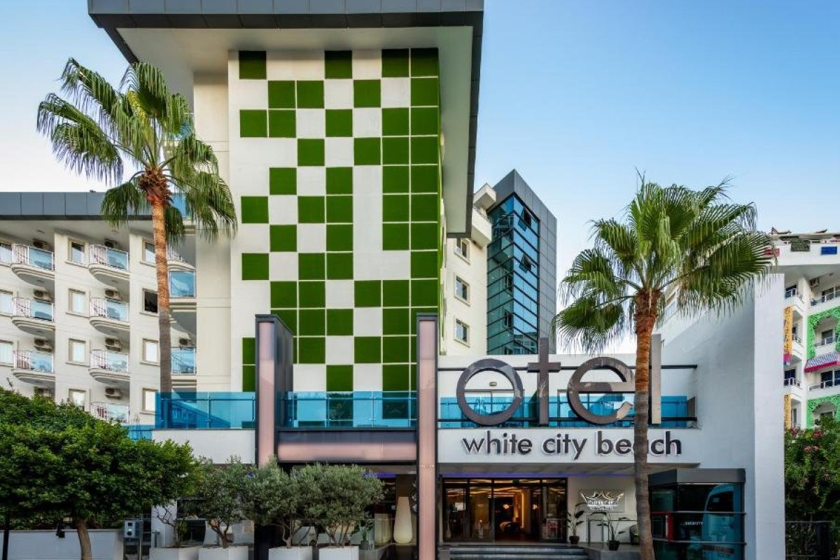 White City Beach Hotel