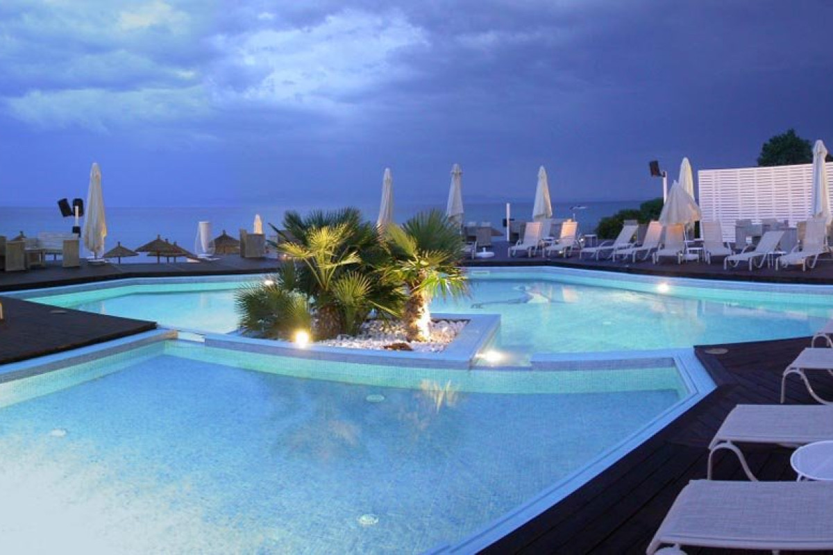 Iraklis Apartments  Keys