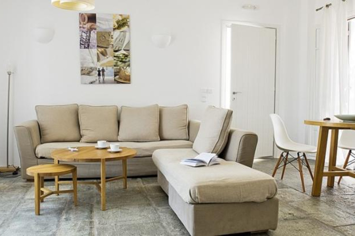 Kapetan Tasos Suites
