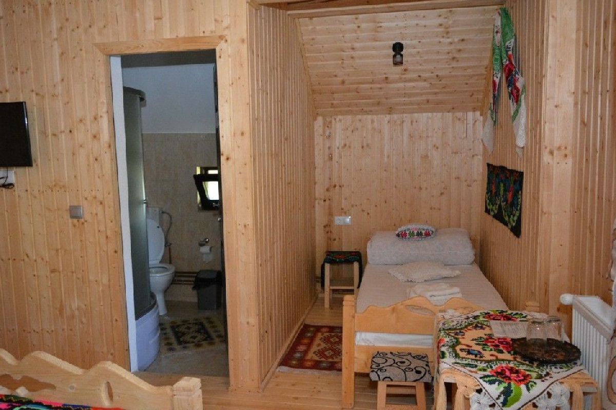 CASA MARAMURESEANA LARISA