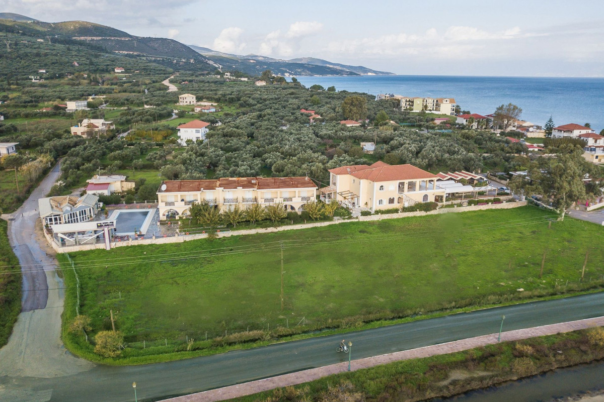 Aphrodite Studios & Apartments