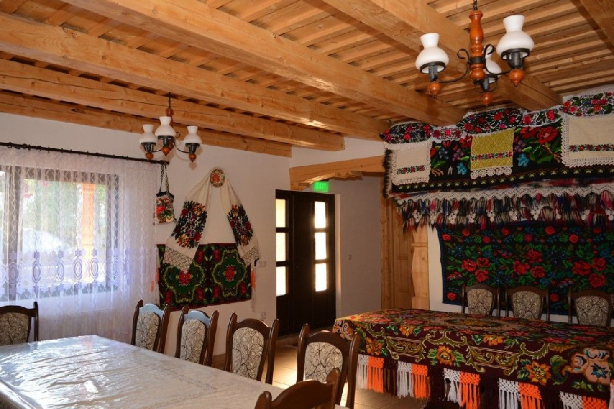 CASA MARAMURESEANA LARISA
