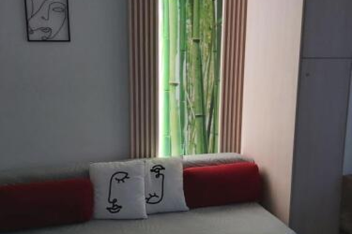 ACCENT HOUSE