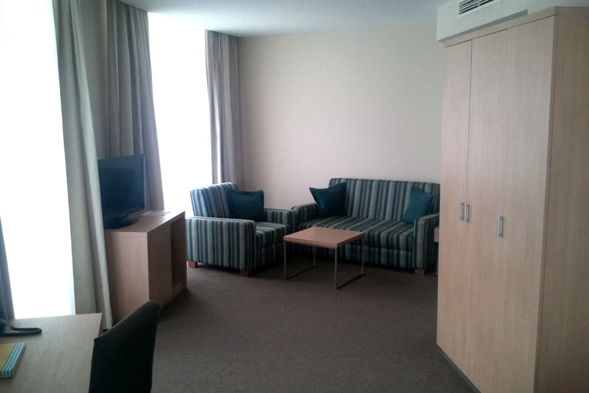 Azalia (St.Constantin:E) 4*