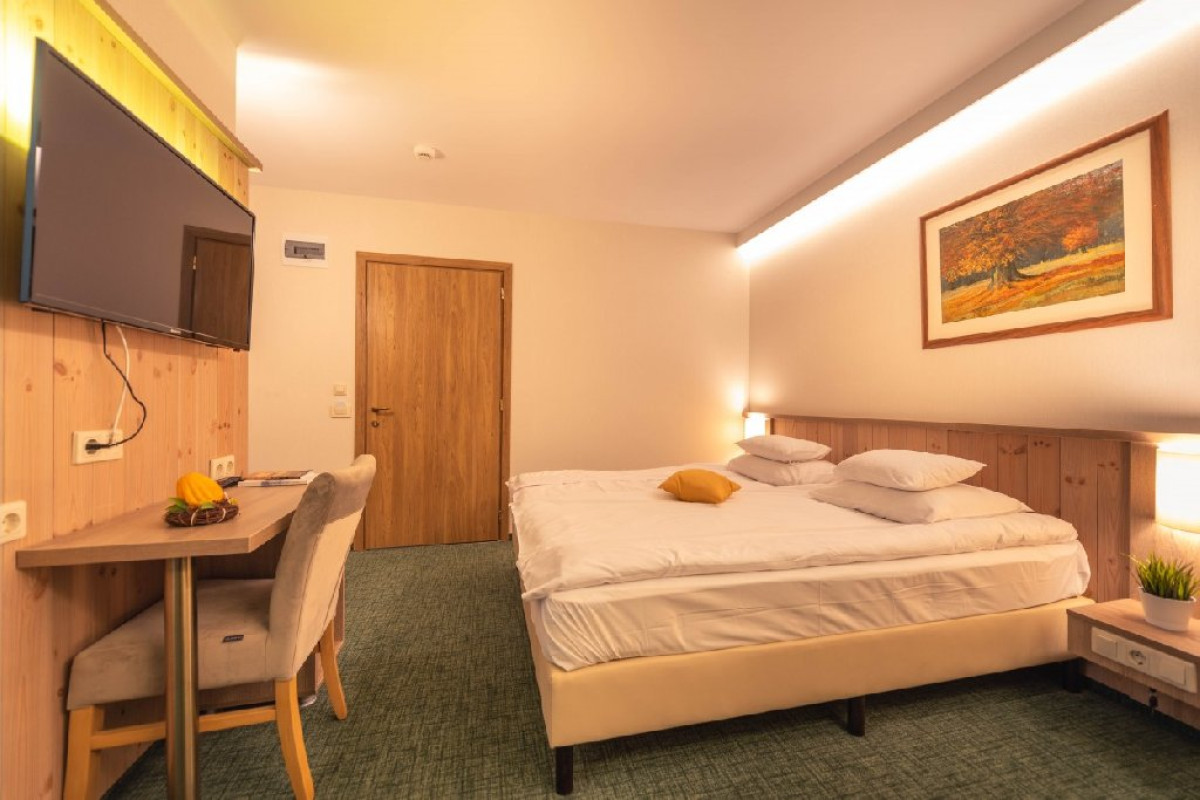 LOBOGO RESORT.