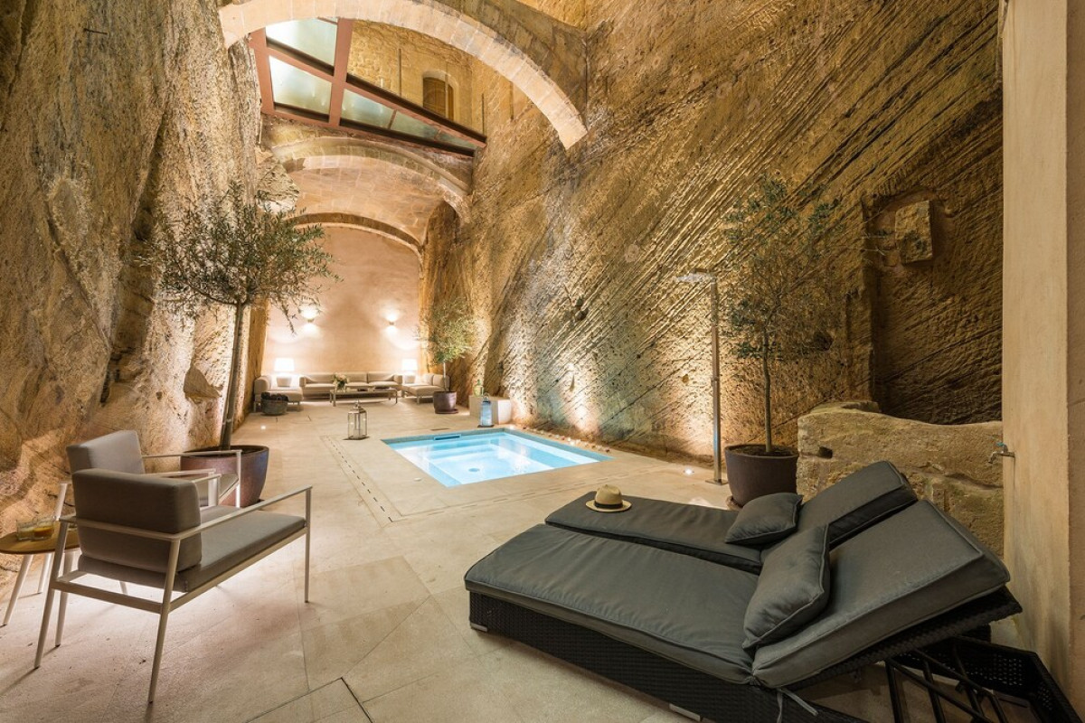 Can Mostatxins Hotel