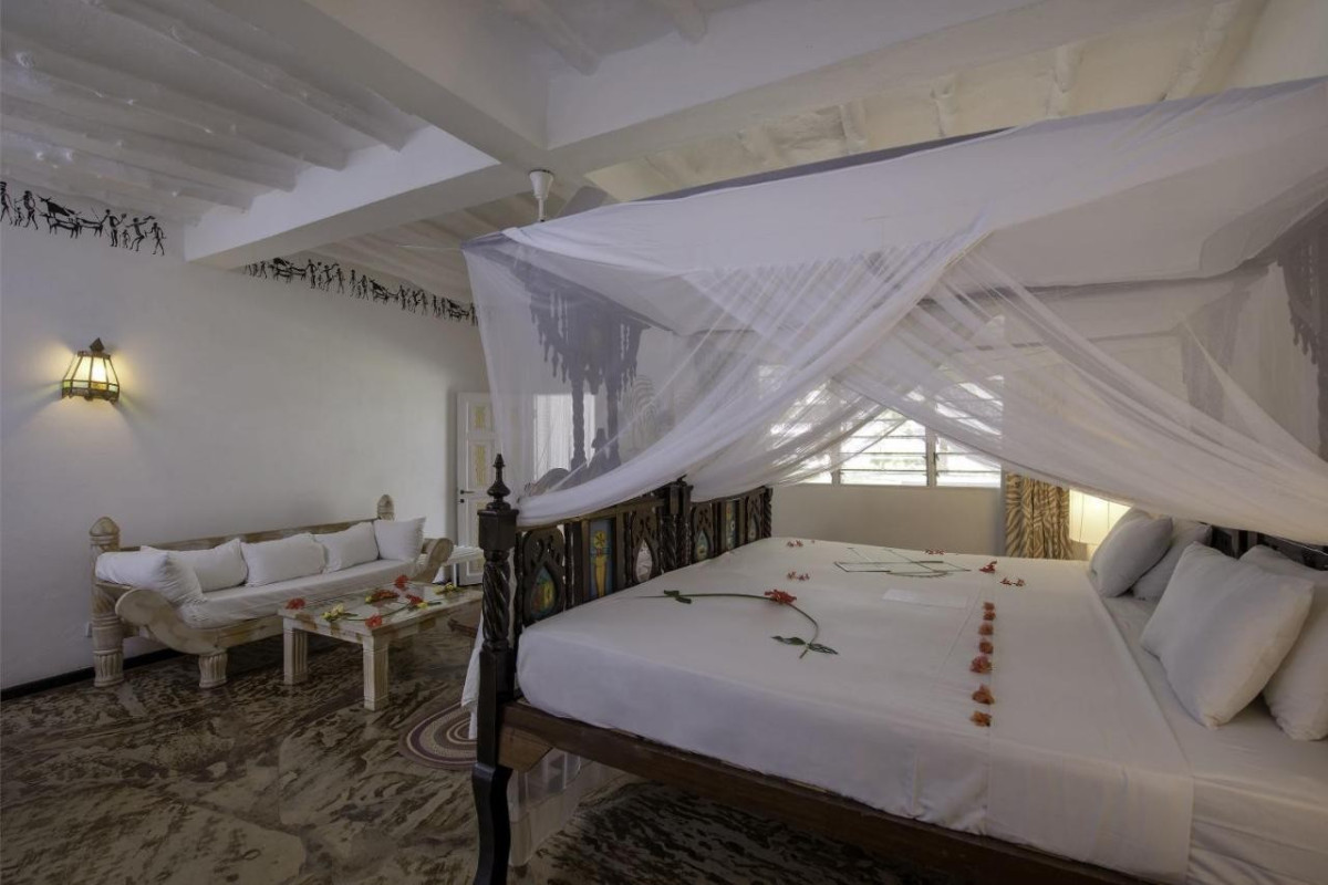 Sandies Tropical Village and Safari Tsavo Explorer RO