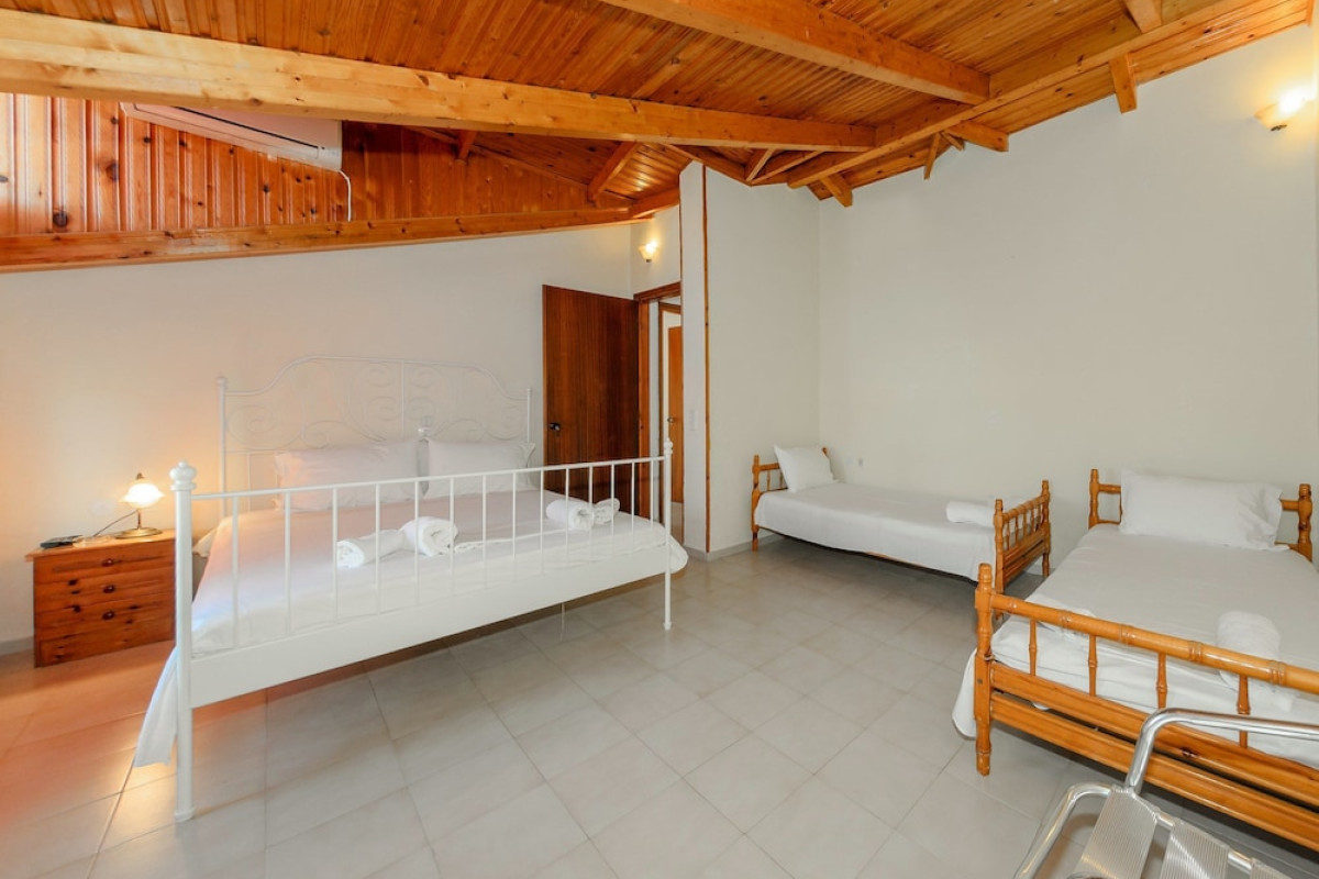 DENISE STUDIOS AND APARTMENTS