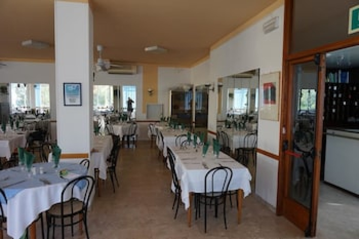 HOTEL CARAVAN