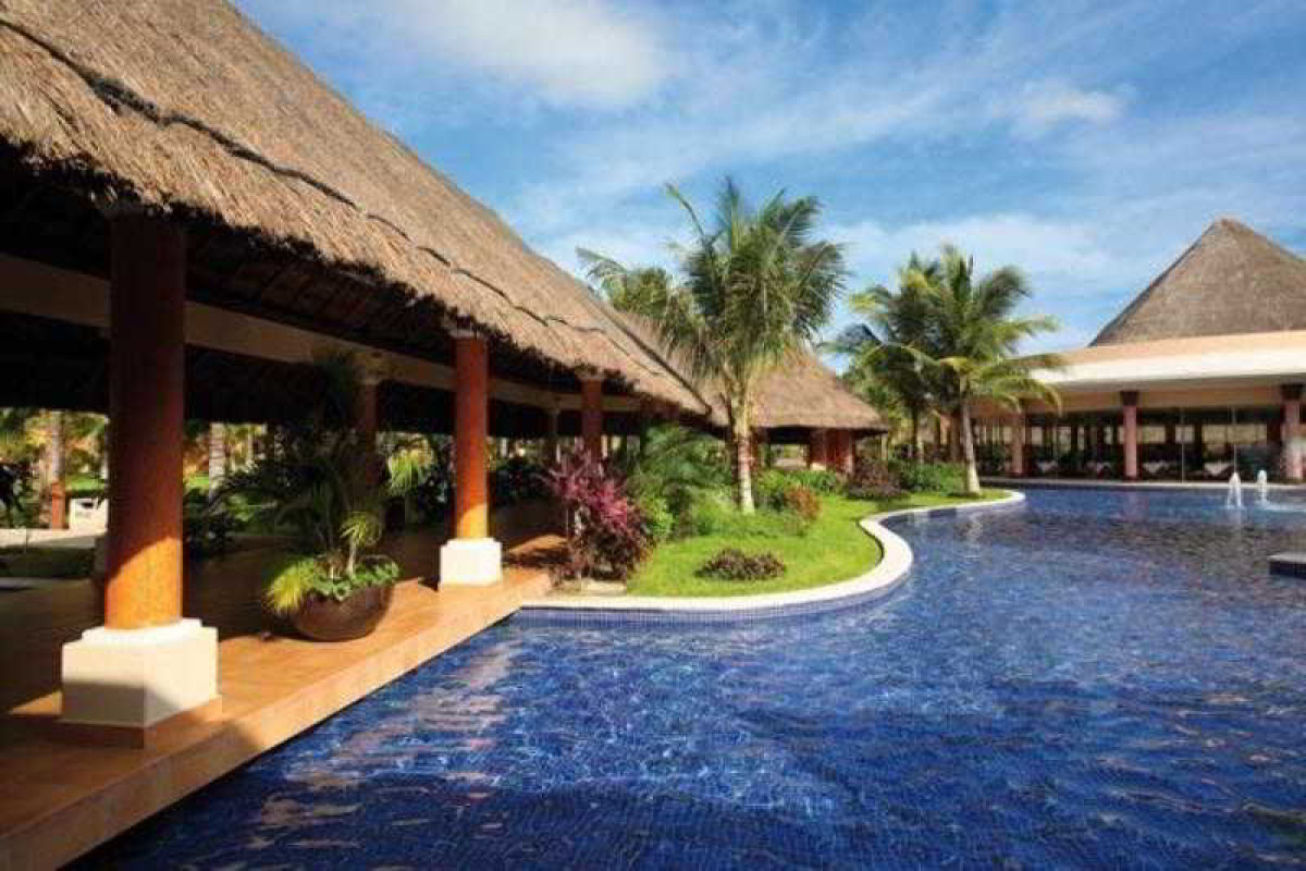 Barcelo Maya Colonial