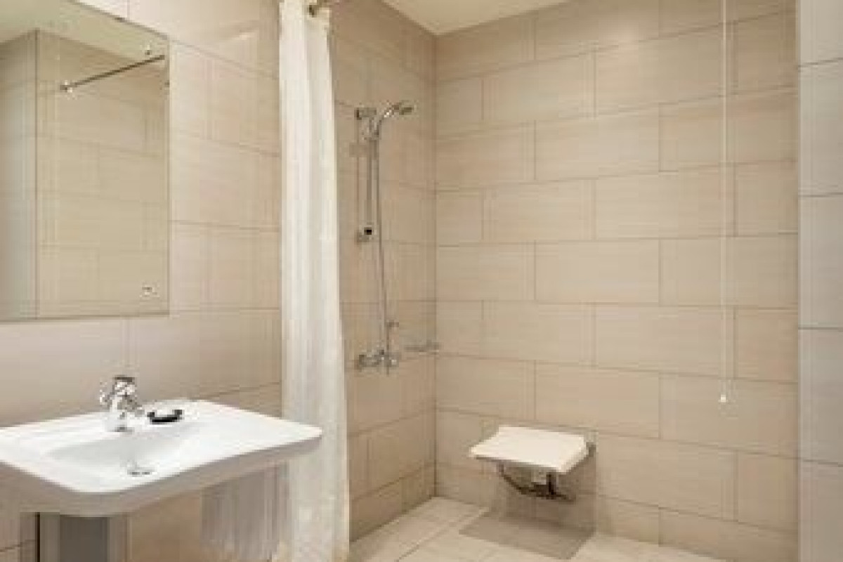 RAMADA BY WYNDHAM ABU DHABI DOWNTOWN