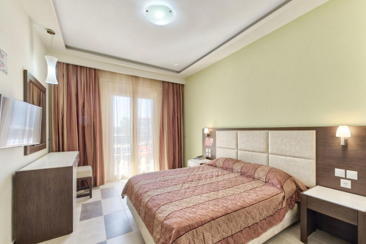 MAJESTIC HOTEL amp; SPA